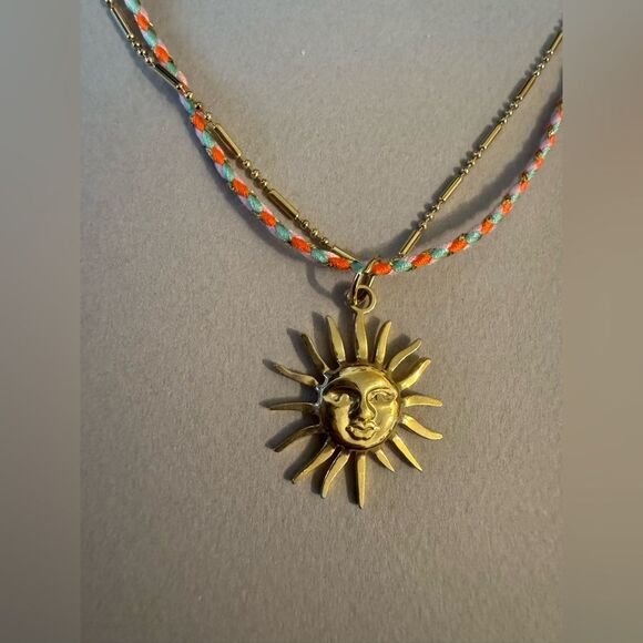 Gold Sun Pendant Necklace A1501 - Picture 4 of 5